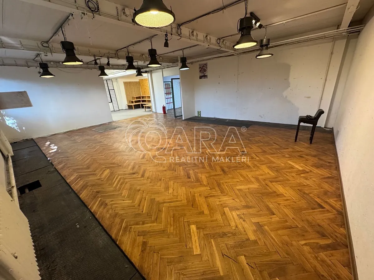 Pronájem skladového prostoru 100 m²